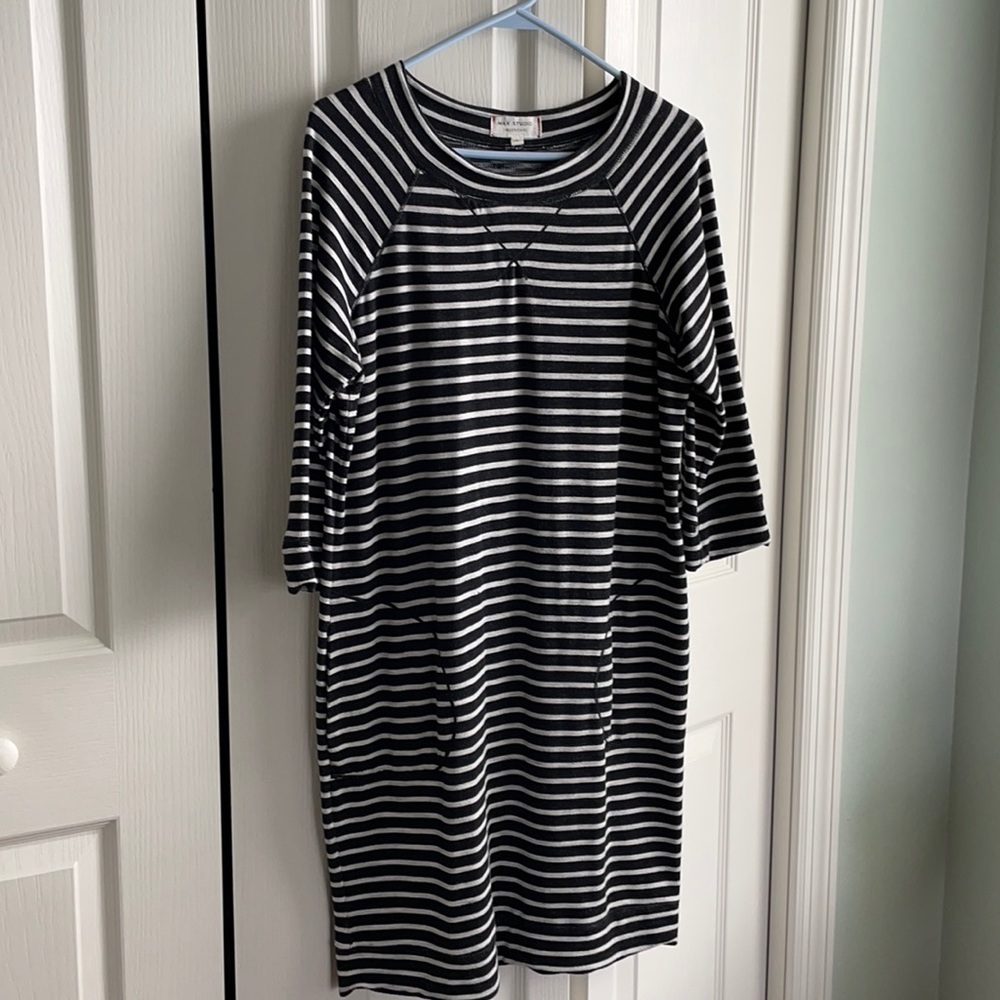 Max studio body con sweater dress